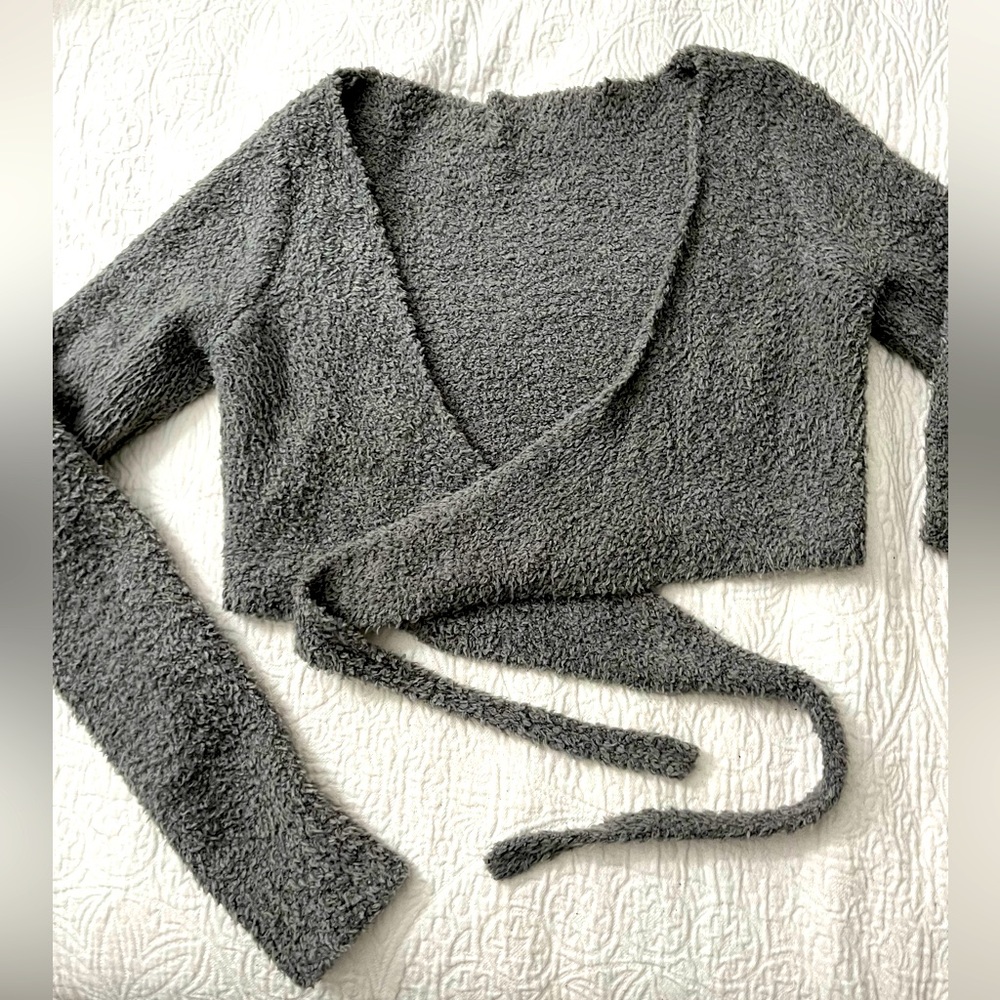 Skims Cozy Tie around sweater